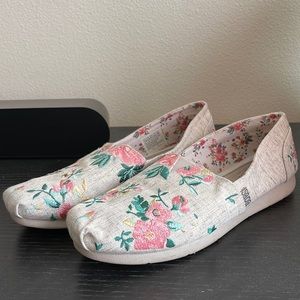 Floral Bobs From Sketchers